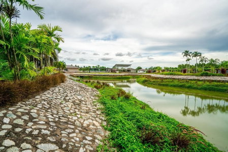 Prew Lom Chom Nam, Pluak Daeng, Thailand
