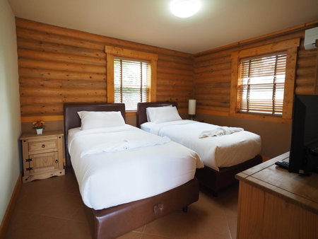 Toscana Log Home, Ban Rai Khlong Sai, Thailand
