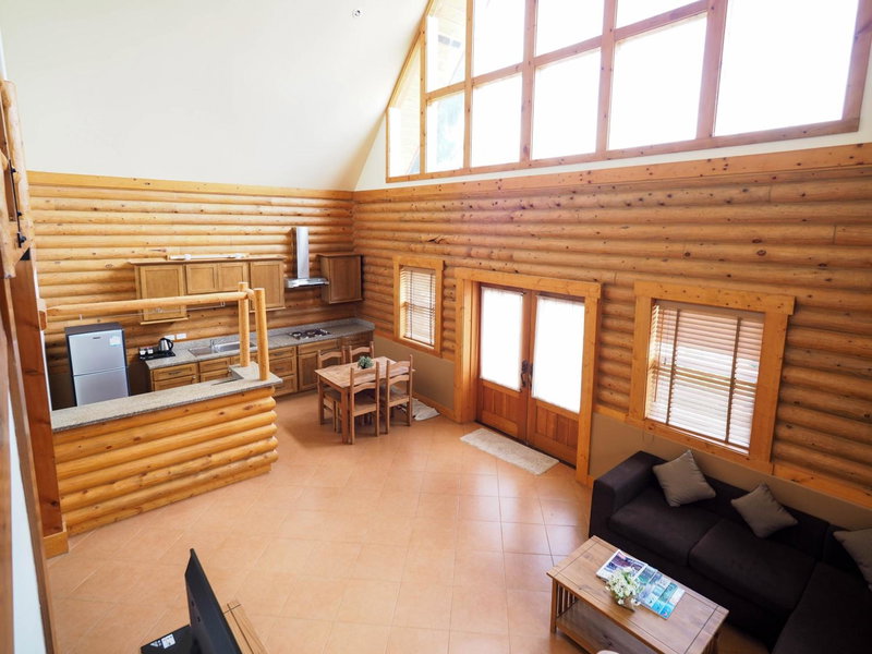 Toscana Log Home, Ban Rai Khlong Sai, Thailand