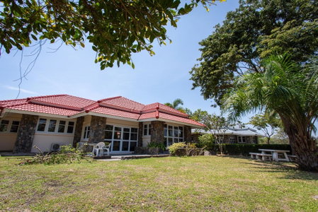 F4 Beach house Kitchen BBQ 3 bedrooms Large yard, Rayong, Thailand