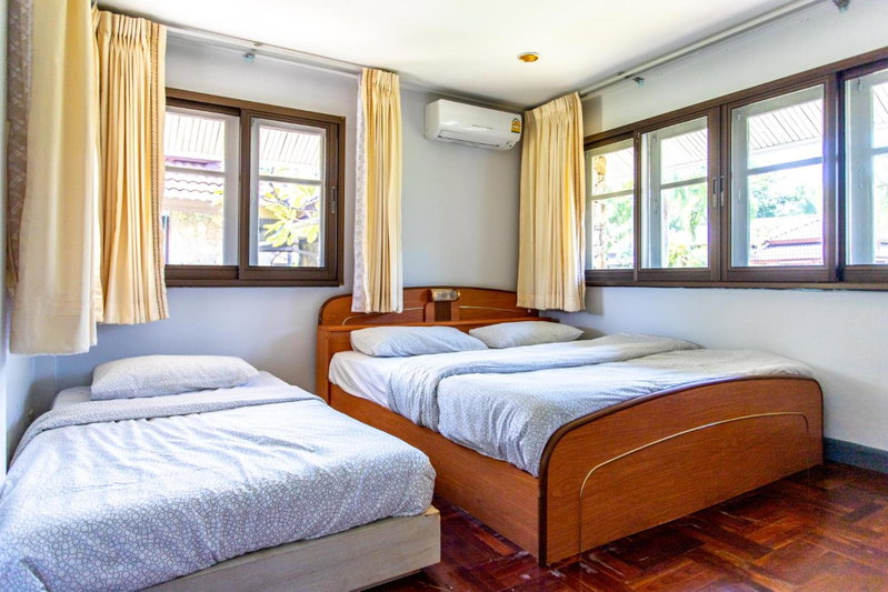 F4 Beach house Kitchen BBQ 3 bedrooms Large yard, Rayong, Thailand