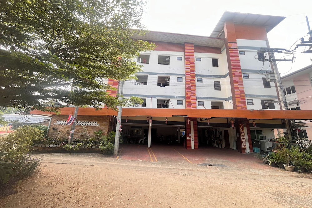 Hotel · The First Resident Lamphun, Lamphun