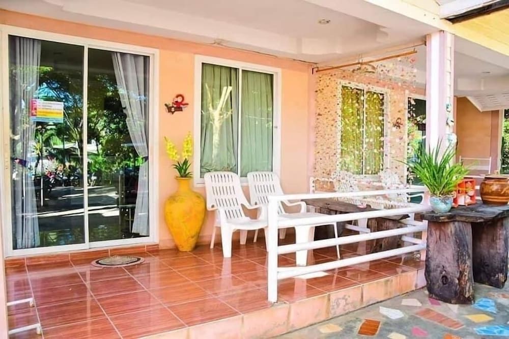 Rang Noknoy Resort at Koh Larn, Koh Lan, Thailand