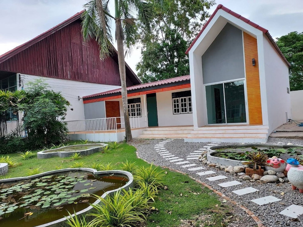 Hotel · Banrainaifun, Ban Kha