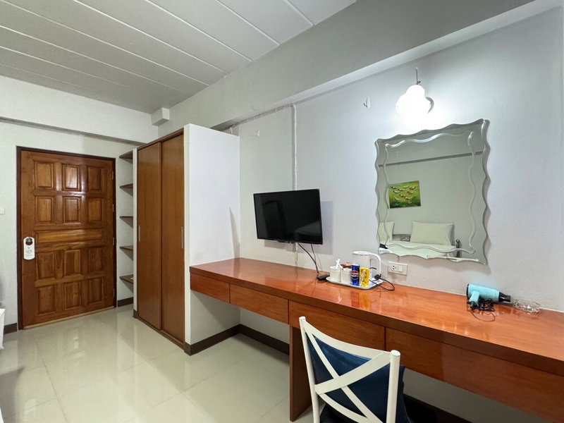 Nicha Residence Hotel, Bangkok, Thailand