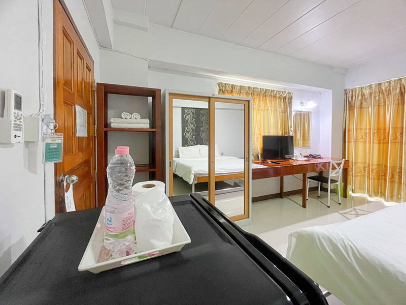 Nicha Residence Hotel, Bangkok, Thailand