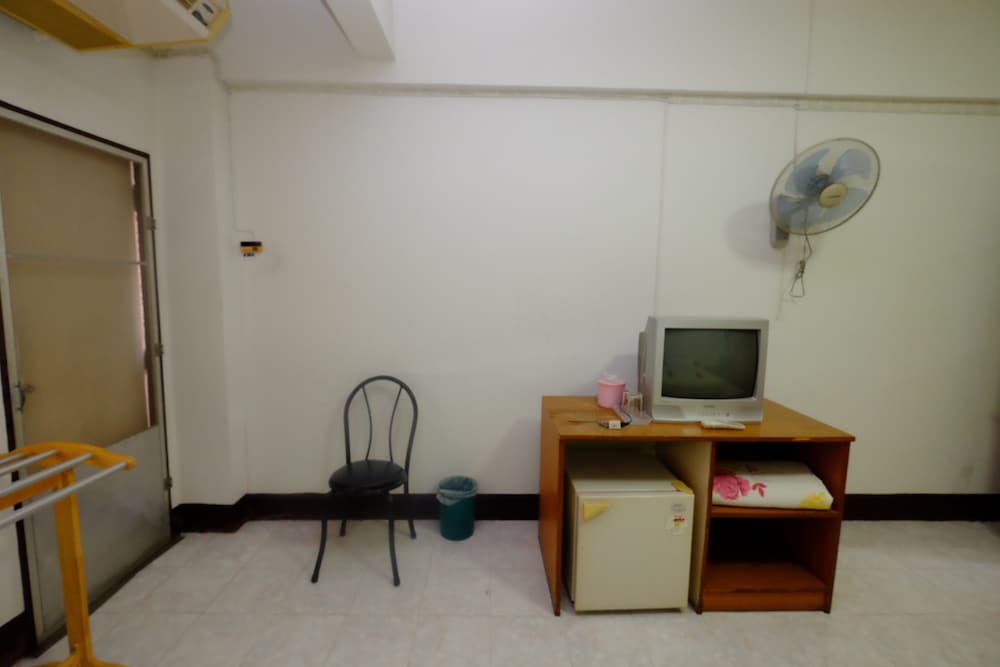 Hotel · LP Apartment, Sakon Nakhon