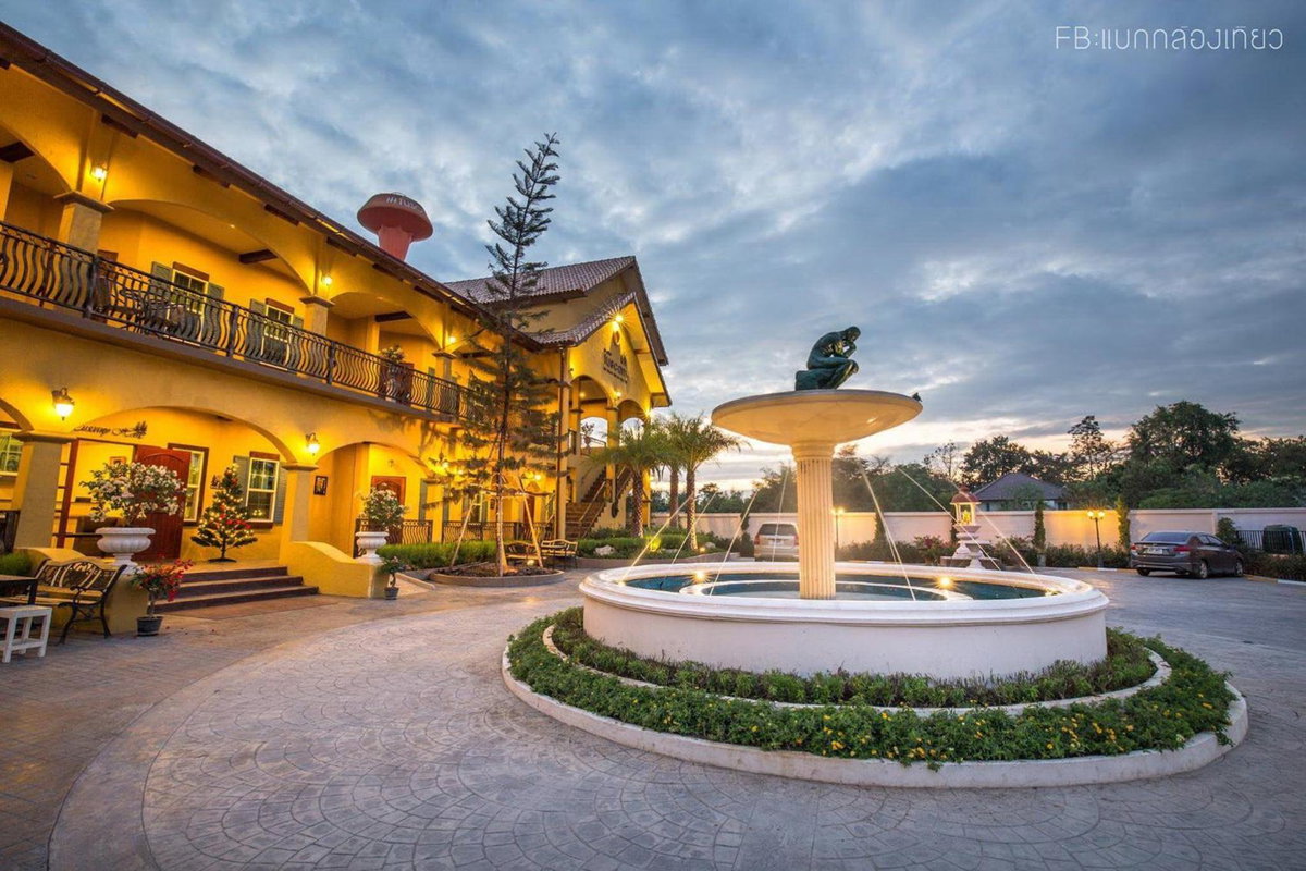 Hotel · Bella Tuscany's homeไม่รวมอาหารเช้า, Nong Sarai