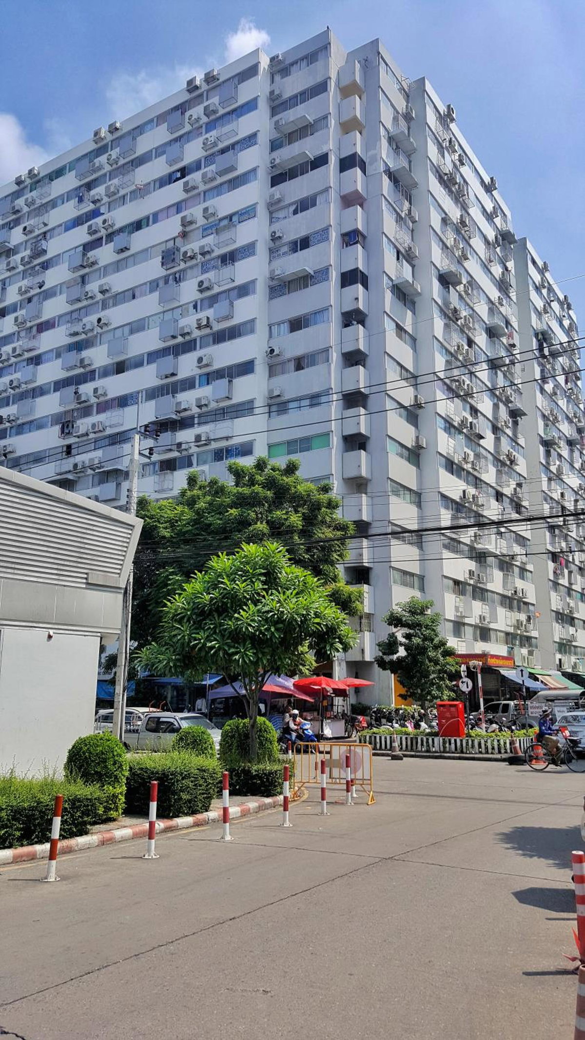 Popular Condo by Jintana, Thailand