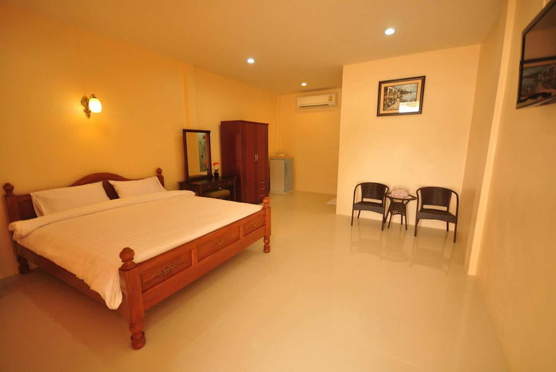 Tokyo Hotel, Lop Buri, Thailand
