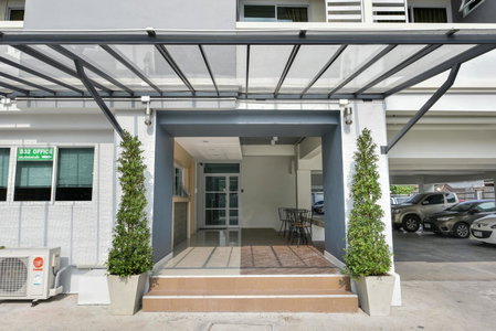 B32 Apartment, Bangna, Thailand