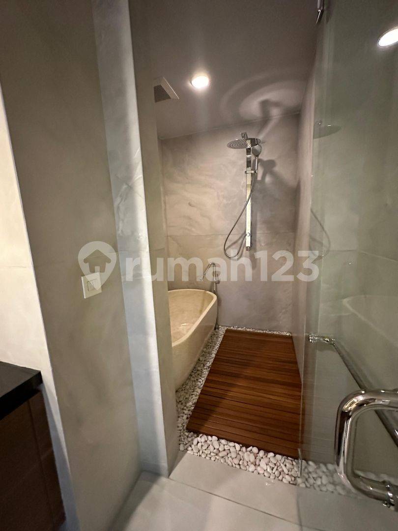 Branz Apartment, Индонезия