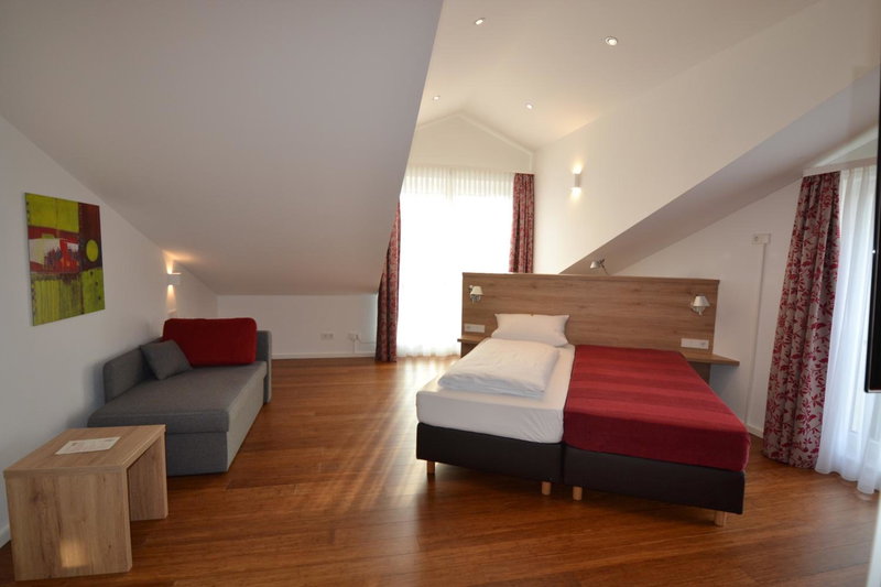 Weinhaus Steppe Hotel 3***Superior und Weinstube, Waldbronn, Germany