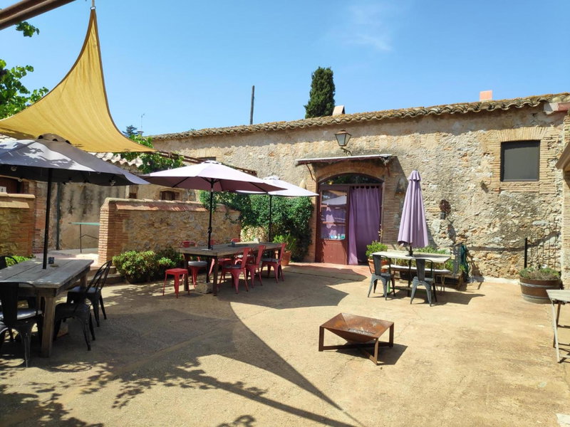Mas Del Llop Blanc - Dog friendly Hostal Rural - B&B, Sobrestany, Spain