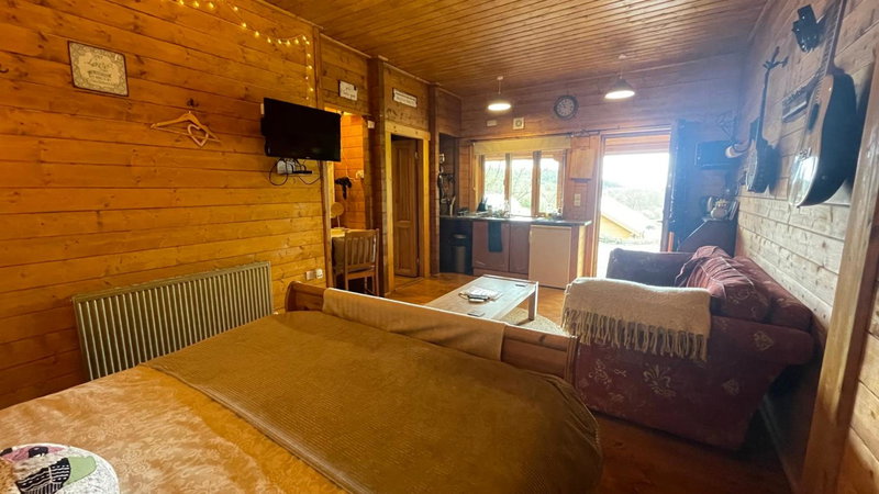 Blossom Cabin - Little log Cabin in Wales, Newtown, United Kingdom