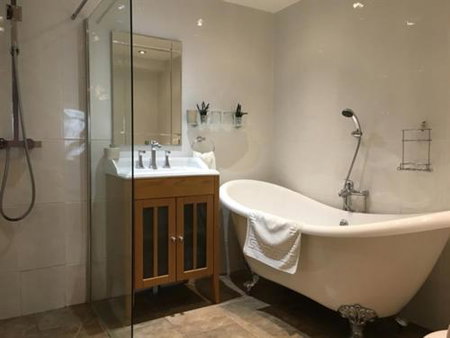 Stoneleigh Barn Bed and Breakfast, Sherborne, United Kingdom