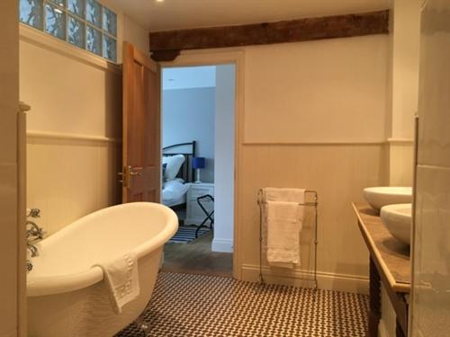 Stoneleigh Barn Bed and Breakfast, Sherborne, United Kingdom