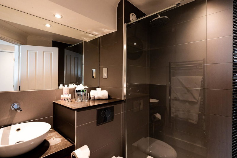 Rose And Crown Hotel, London, United Kingdom