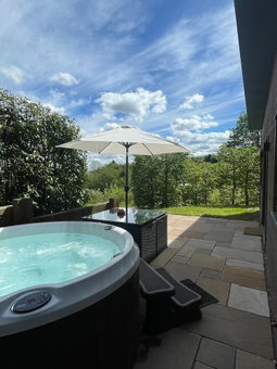 The Baiting House and Lodges, Worcester, United Kingdom
