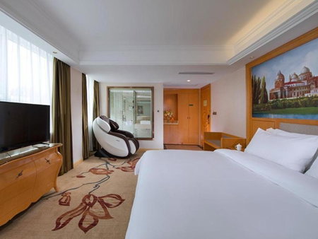 Vienna Hotel Hubei Jinzhou Changjiang University, Ts'ao-shih, China