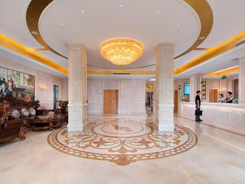Vienna Hotel Hubei Jinzhou Changjiang University, Ts'ao-shih, China