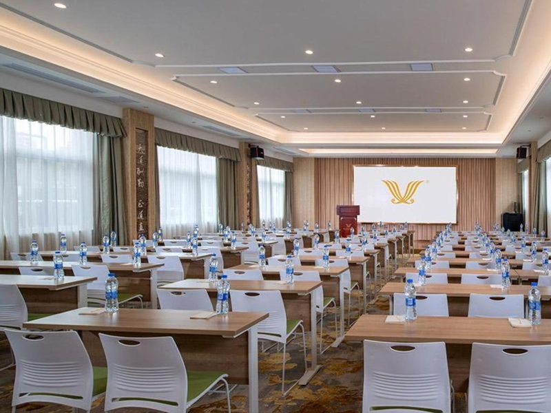 Vienna Hotel Hubei Jinzhou Changjiang University, Ts'ao-shih, China