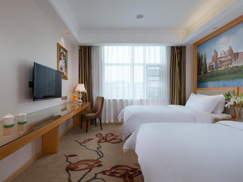 Vienna Hotel Hubei Jinzhou Changjiang University, Ts'ao-shih, China