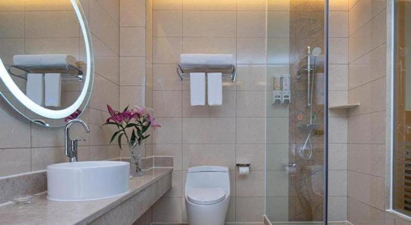 Vienna Hotel Guangdong Zhaoqing Sihui Tianguangxu, Sihui, China