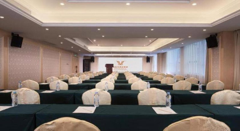 Vienna Hotel Guangdong Huizhou Huabianling Square, Huizhou, China