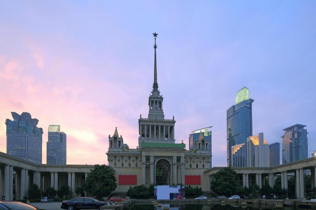 Jinjiang Metropolo Shanghai Xujiahui Nanhuating Hotel, China
