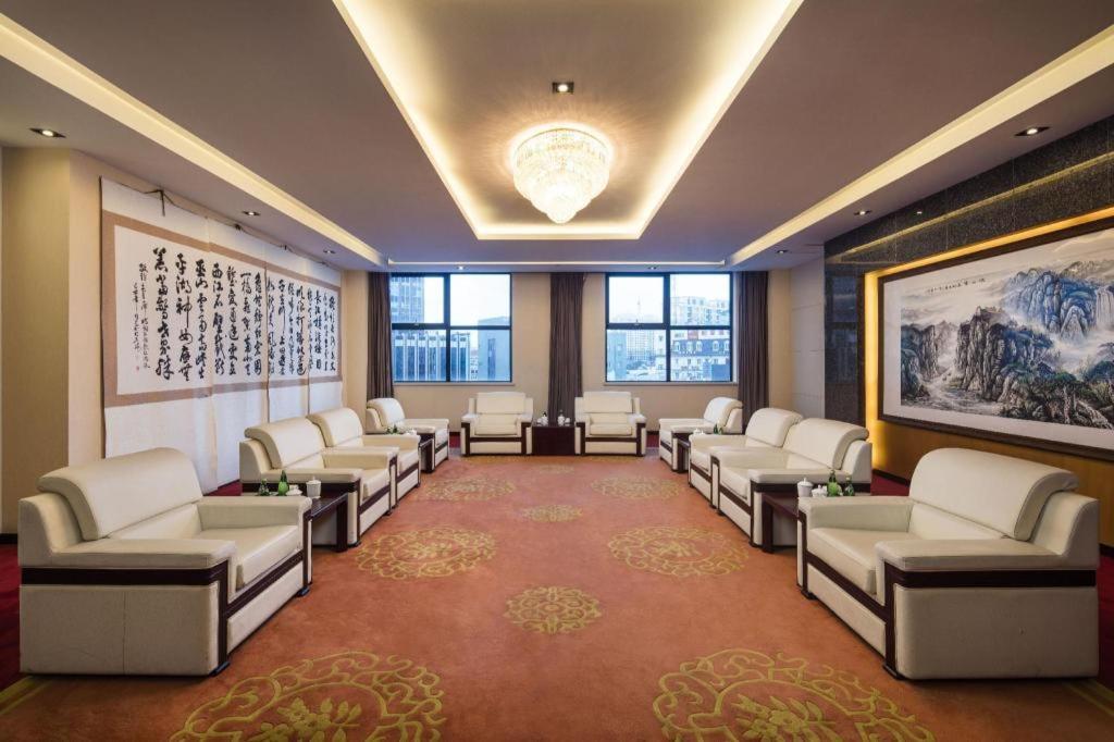 Paradise Jinjiang Hotel, China