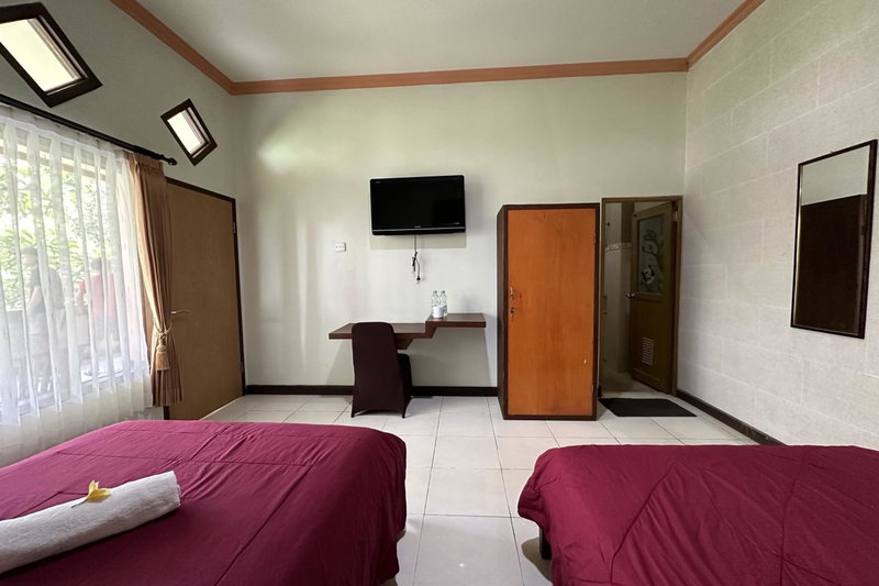 Taxa Raya Guest House, Legian, Indonesia
