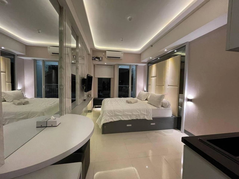 Cosmy Benson Apartment at Supermall Pakuwon, Lontar, Indonesia