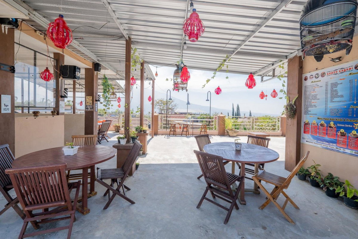 Hotel · RedDoorz Syariah near Batu Night Spectacular, Malang