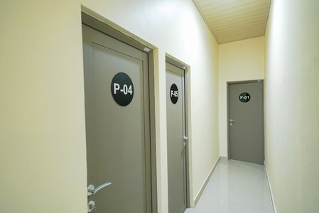 RedDoorz near Exit Toll Sirkuit Sentul, Bogor, Indonesia