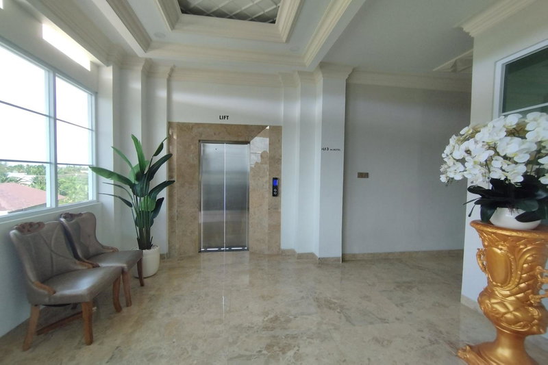 Maulidia Hotel Syariah & Convention Center, Jambi, Indonesia