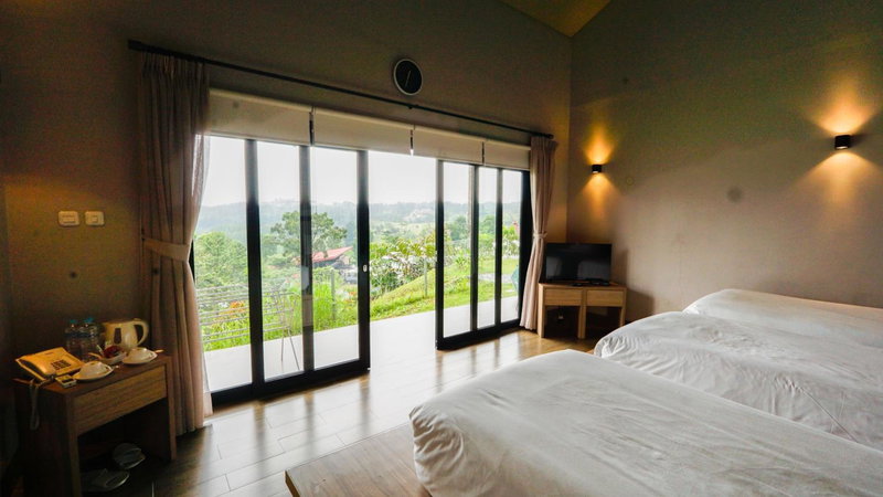 The Glamping at ARTOTEL Pelangi Park, Pasirkuda, Indonesia