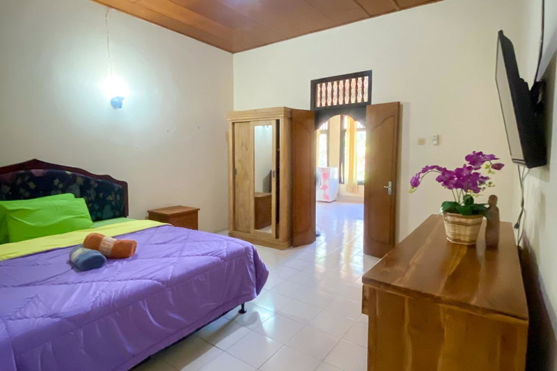 Raja Asri Guest House Sanur Mitra RedDoorz, Sanur, Indonesia