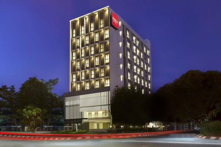 Up-Peak Hotel Simpang Lima Semarang Powered by Archipelago, Semarang, Indonesia