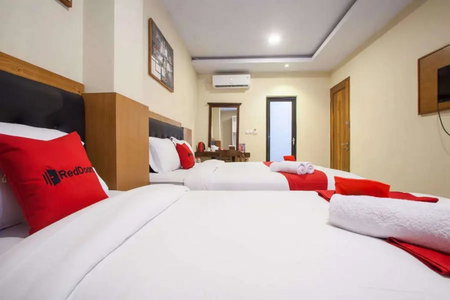 RedDoorz Premium @ Jalan Cengkeh Malang, Malang, Indonesia