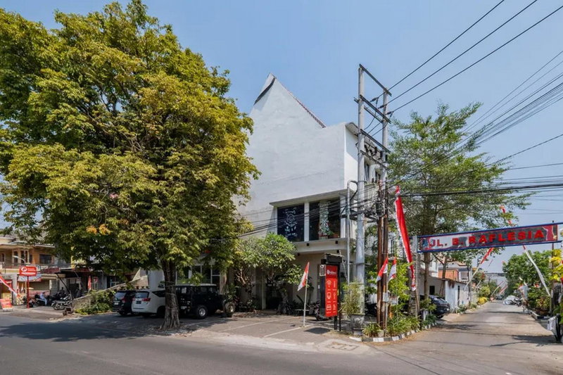 RedDoorz Premium @ Jalan Cengkeh Malang, Malang, Indonesia