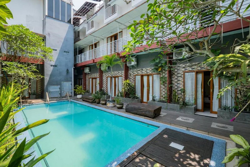 RedDoorz Premium @ Jalan Cengkeh Malang, Malang, Indonesia
