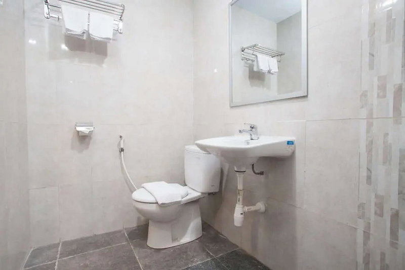 RedDoorz Premium @ Jalan Cengkeh Malang, Malang, Indonesia