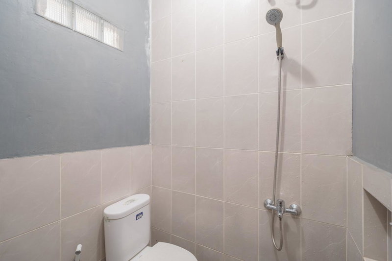 RedDoorz Syariah near Siloam Hospitals Bulak Kapal, Bekasi, Indonesia