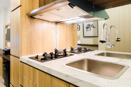 Modern Elegant Studio Grand Kamala Lagoon Apartment By Travelio, Pulosirih, Indonesia