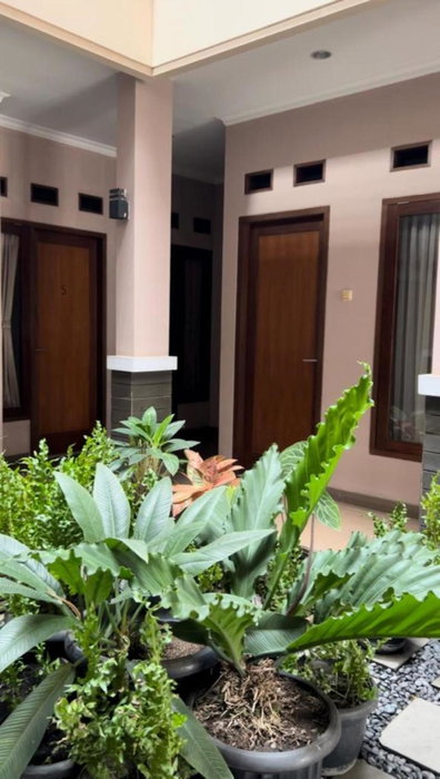 Hens Guesthouse Syariah, Gadobangkong, Indonesia