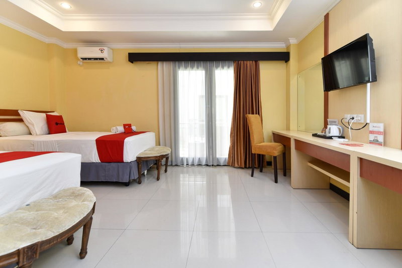 RedDoorz Plus near Mall Bali Galeria 2, Denpasar, Indonesia