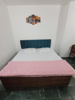 Pushpa Vatika, Faizābād, India