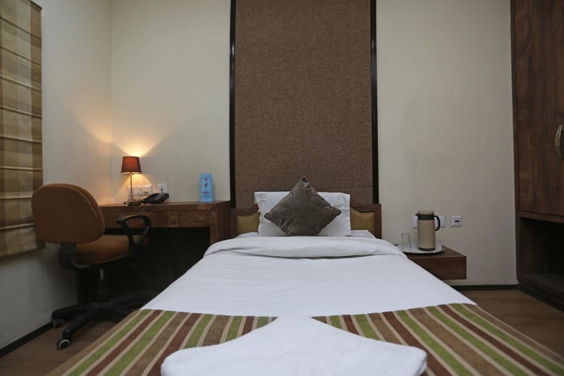 Hotel Rushabh Home, Kolkata, India