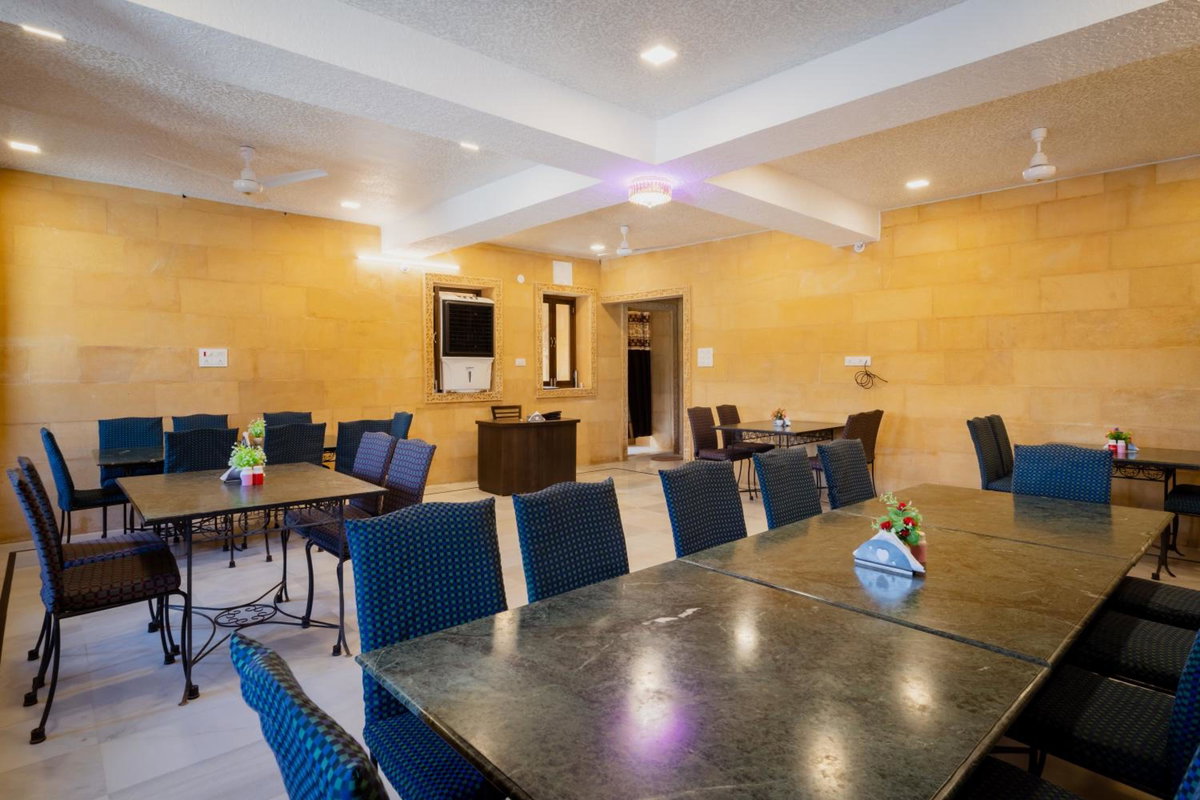 Hotel Akashdeep - Located City Centre, India